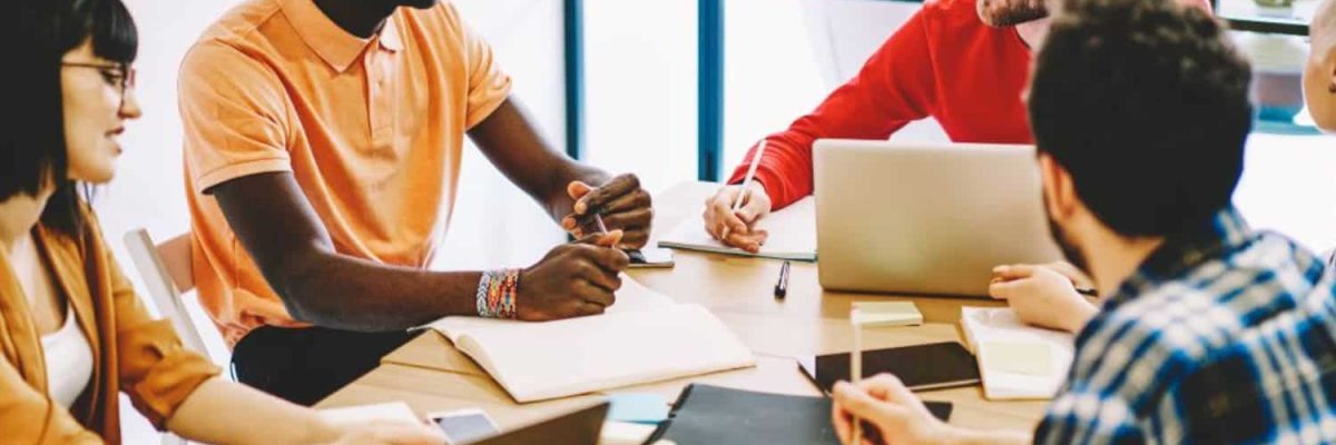 Menos Vagas E Salários Estagnados Por Que Se Espera Uma Desaceleração Do Mercado De Trabalho (2) - Abrir Empresa Simples