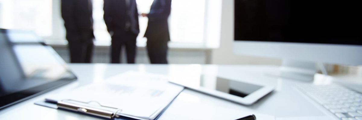 Close Up Pen Financial Report (1) - Abrir Empresa Simples